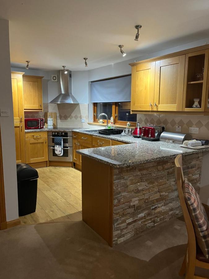 6 Canalside Apartments Форт-Уильям Экстерьер фото